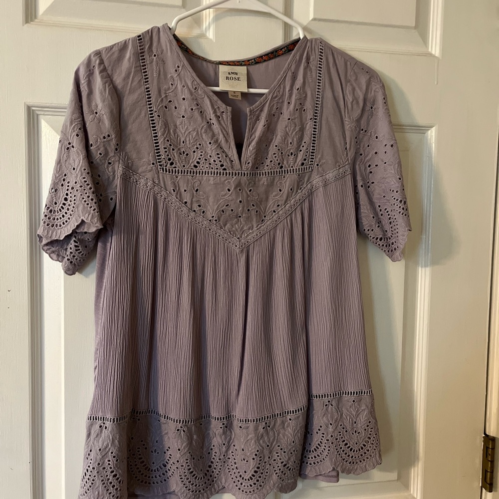 Women’s lavender top size small